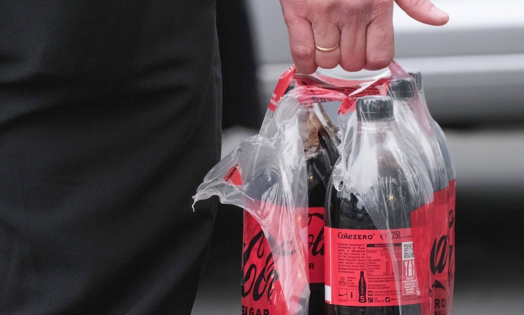 La bottiglia di Coca-Cola diventa un pezzo di casa
